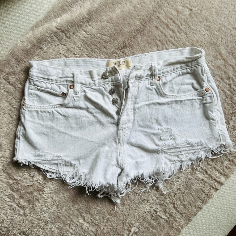 Free people white jean shorts, size 27